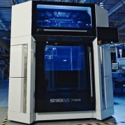 3D tiskárna Stratasys F3300 postavená ve výrobní hale