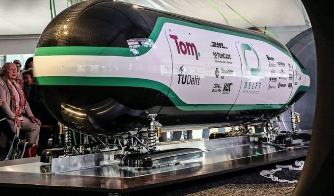 Hyperloop z 3D tiskárny Voxeljet.