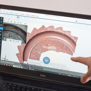 Proces 3D skenování wimbledonského talíře