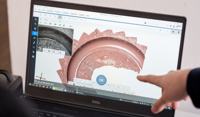 Proces 3D skenování wimbledonského talíře